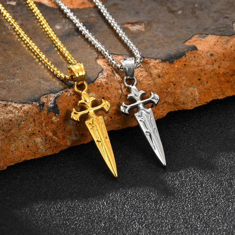Dager Pendant Necklace