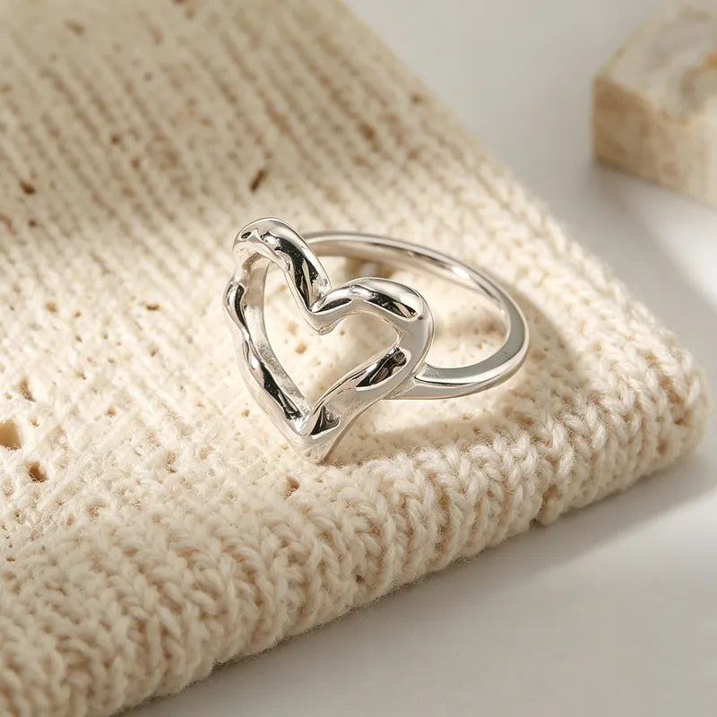 Hollow Single Heart Ring